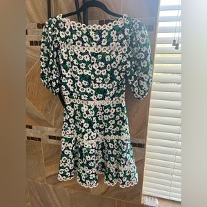 Floral puffy sleeve brunch dress!
